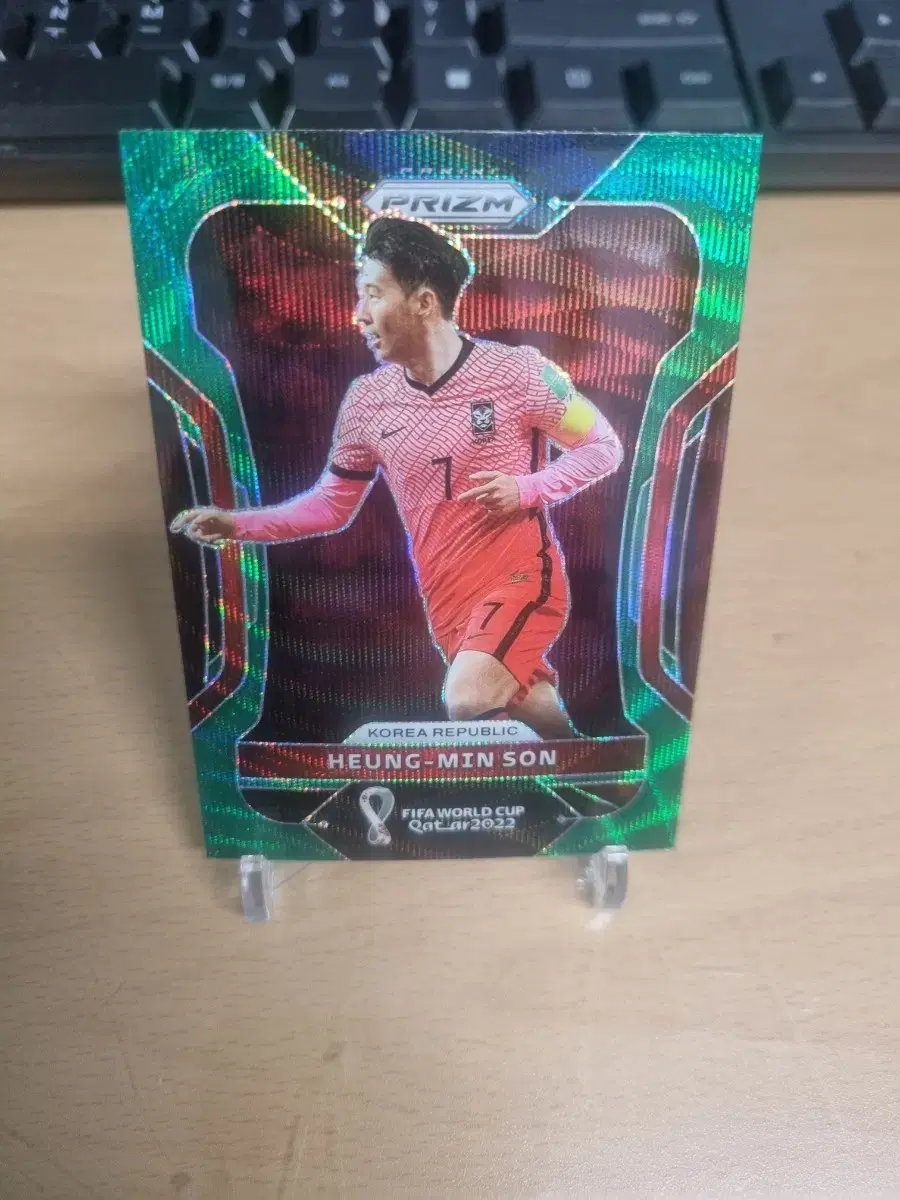 2022 カタールW杯カード ソン・フンミン シルバープリズム キラカード 2022 カタールW杯カード ソン・フンミン シルバープリズム キラ